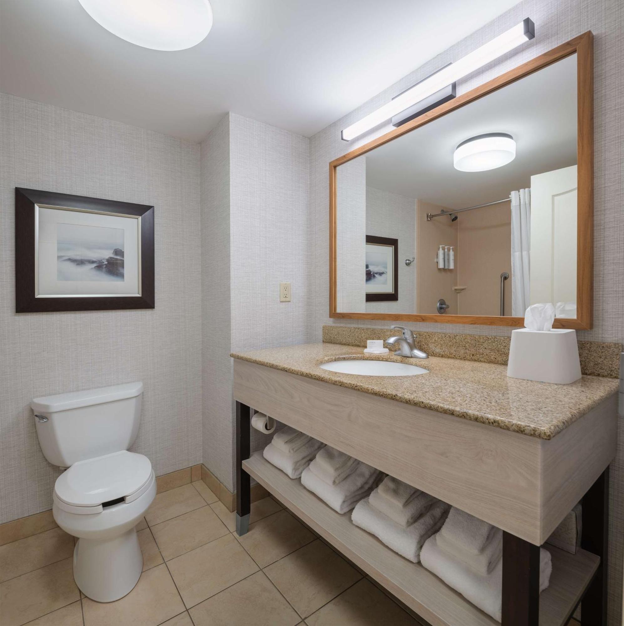 Hampton Inn & Suites By Hilton Moncton Eksteriør bilde