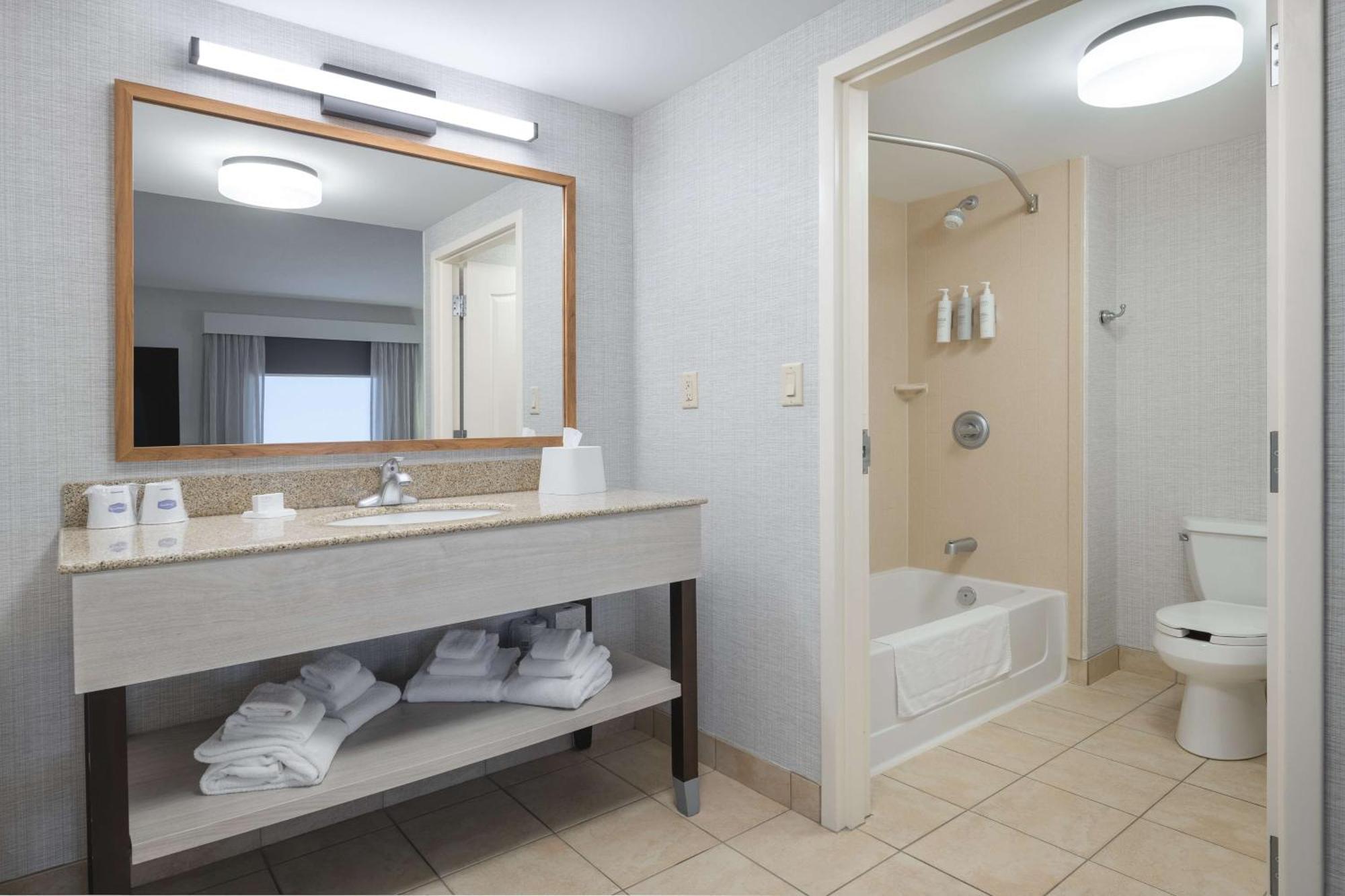 Hampton Inn & Suites By Hilton Moncton Eksteriør bilde