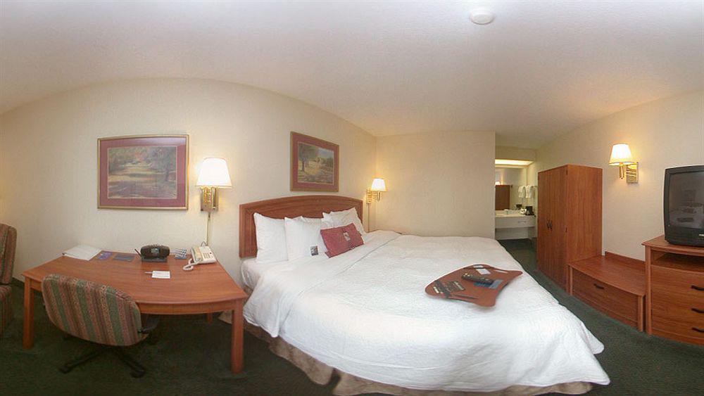 Hampton Inn & Suites By Hilton Moncton Eksteriør bilde